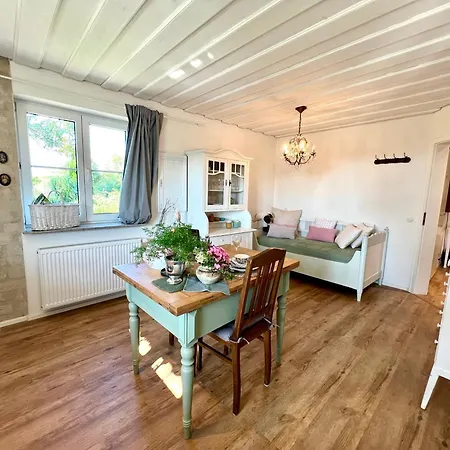 Apartment Cafe Canape, Wohlfuehlen Auf Dem Sonnigen Balkon Zwischen & Bodensee