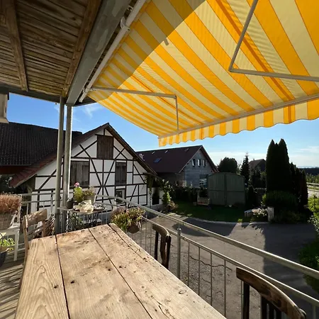 Cafe Canape, Wohlfuehlen Auf Dem Sonnigen Balkon Zwischen & Bodensee