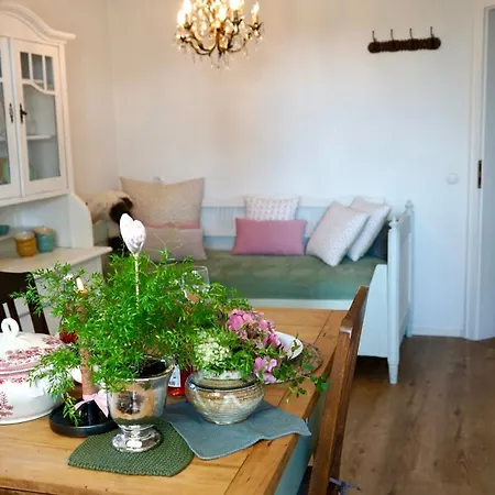 Apartment Cafe Canape, Wohlfuehlen Auf Dem Sonnigen Balkon Zwischen & Bodensee Ravensburg