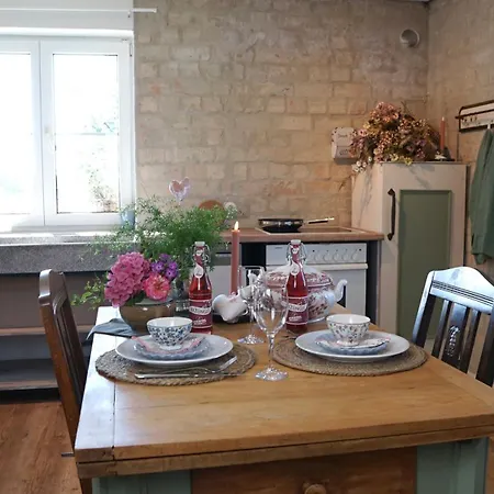 Cafe Canape - Entspannen Auf Dem Sonnigen Balkon Apartman