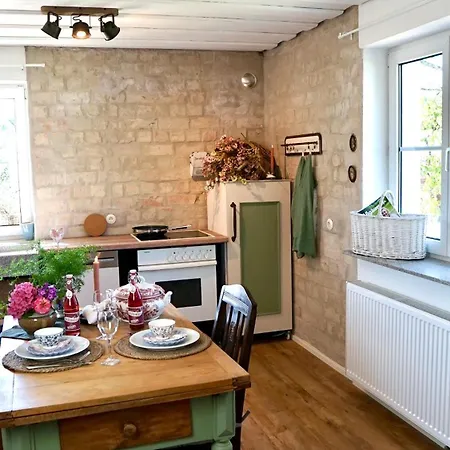 Cafe Canape - Entspannen Auf Dem Sonnigen Balkon *