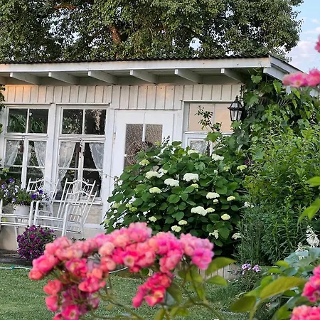 Cafe Canape, Wohlfuehlen Auf Dem Sonnigen Balkon Zwischen & Bodensee